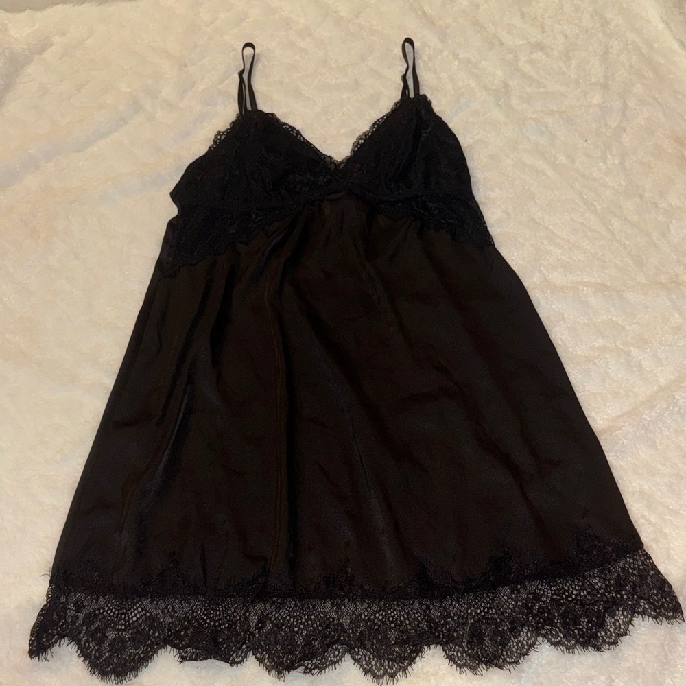 Elegant Silk Black Lace Trim Nightgown